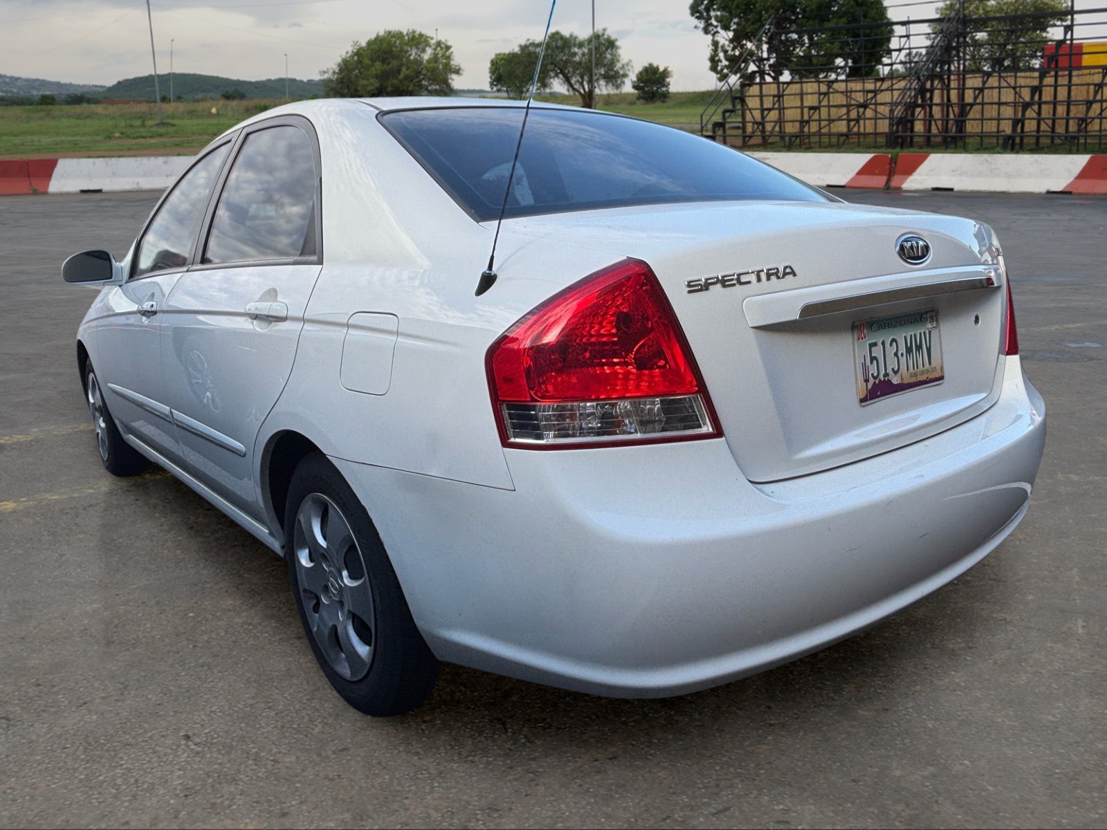 Used 2007 Kia Spectra EX FWD image 4