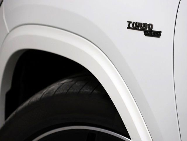 Certified 2025 Mercedes-Benz GLA 35 AMG 4MATIC image 10