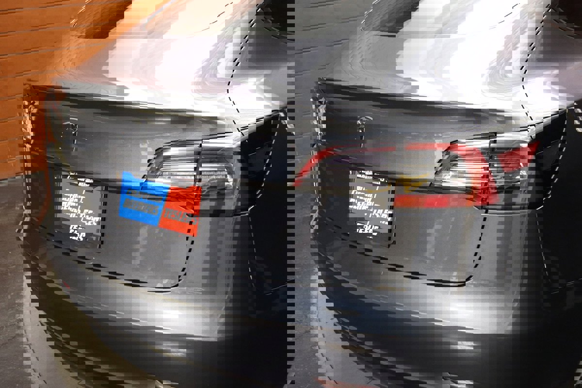 Used 2023 Tesla Model 3 Standard Range image 12