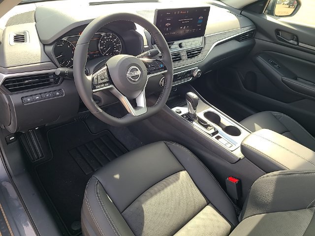 New 2026 Nissan Altima 2.5 SV w/ SV Premium Package FWD image 13