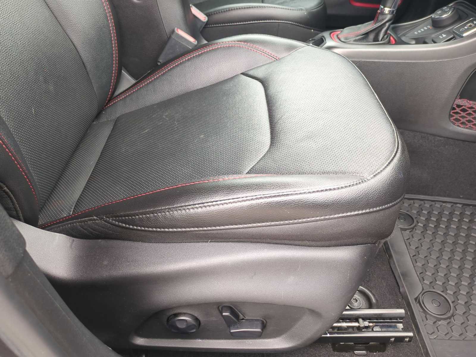Used 2021 Jeep Compass Trailhawk AWD/4WD image 28