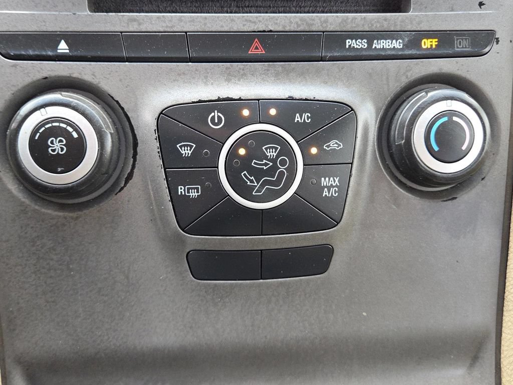 Used 2014 Ford Taurus SE FWD image 25