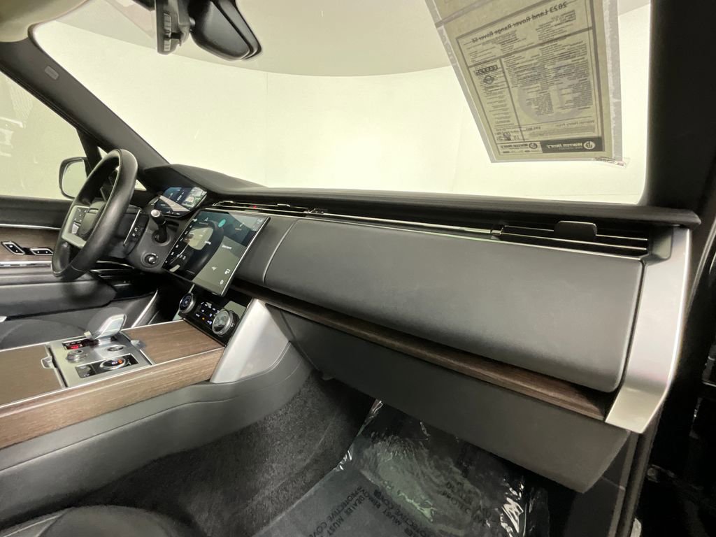 Certified 2023 Land Rover Range Rover SE AWD/4WD image 19