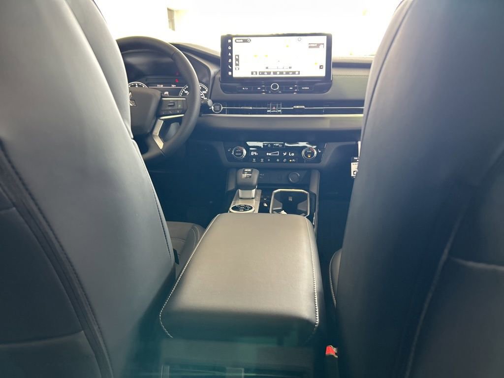 New 2026 Mitsubishi Outlander Trail Edition image 32