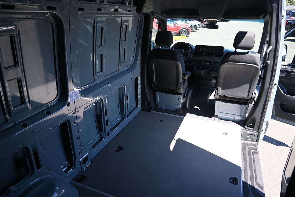 Used 2019 Mercedes-Benz Sprinter 144 image 50