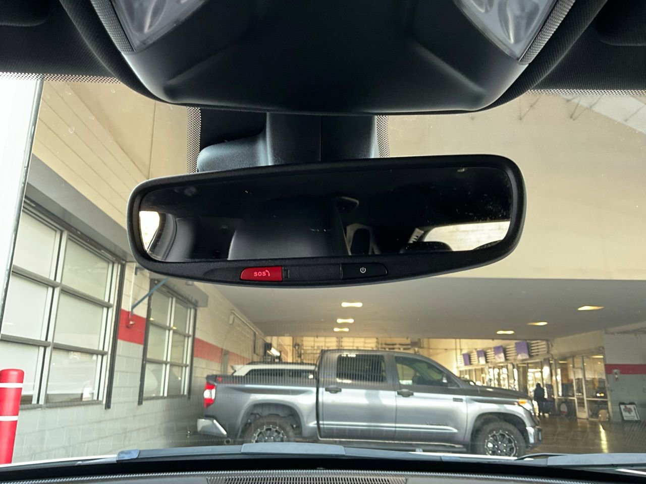 Used 2025 Jeep Compass Trailhawk image 17