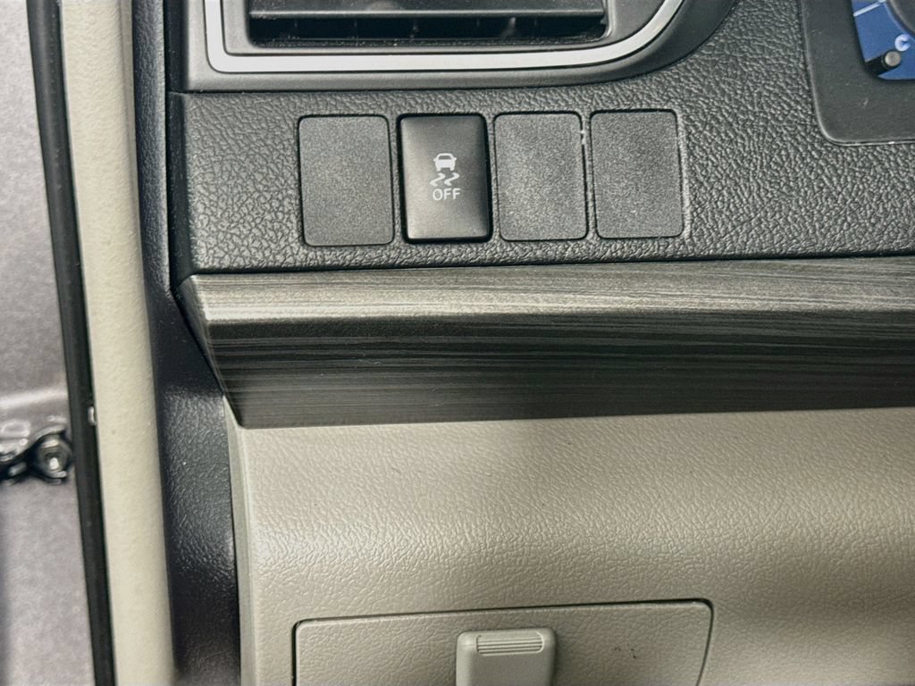 Certified 2017 Toyota Camry LE FWD image 11