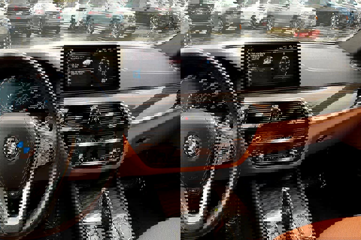 Used 2021 BMW 530e xDrive image 9