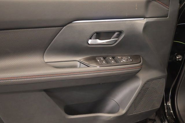 New 2025 Nissan Kicks SR w/ SR Premium Package image 7