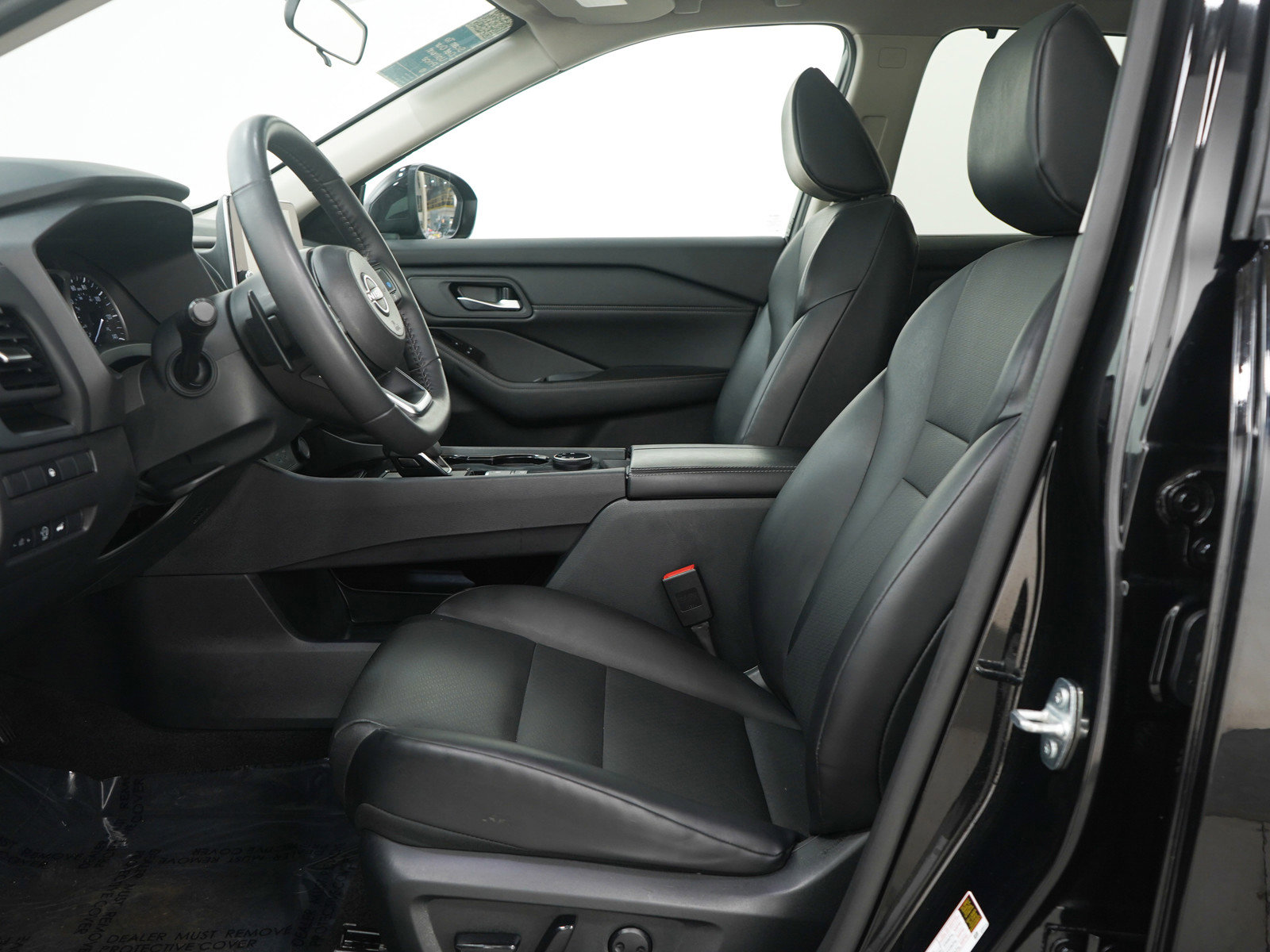 Used 2024 Nissan Rogue SV w/ SV Premium Package image 24