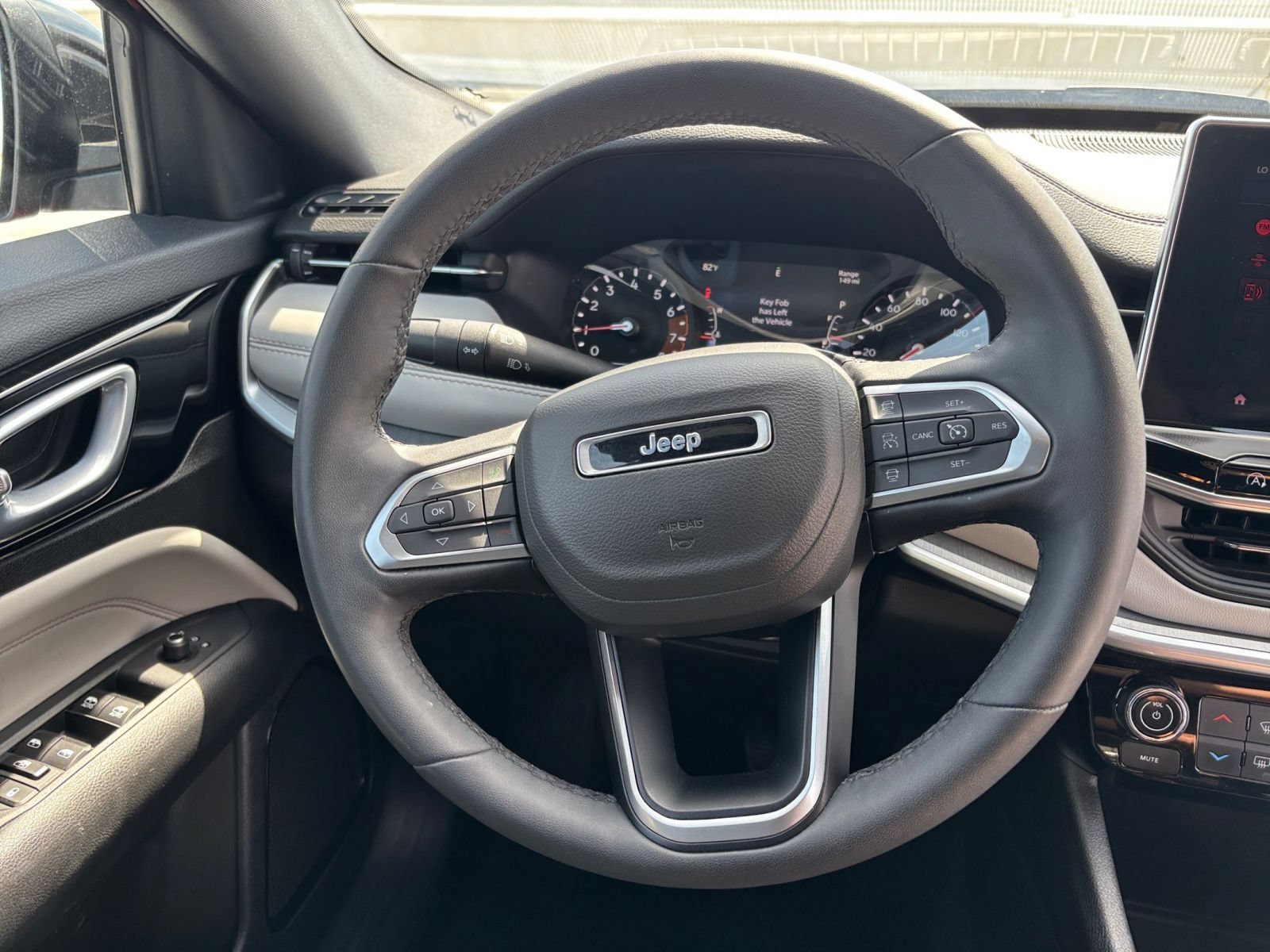 Used 2025 Jeep Compass Limited AWD/4WD image 29