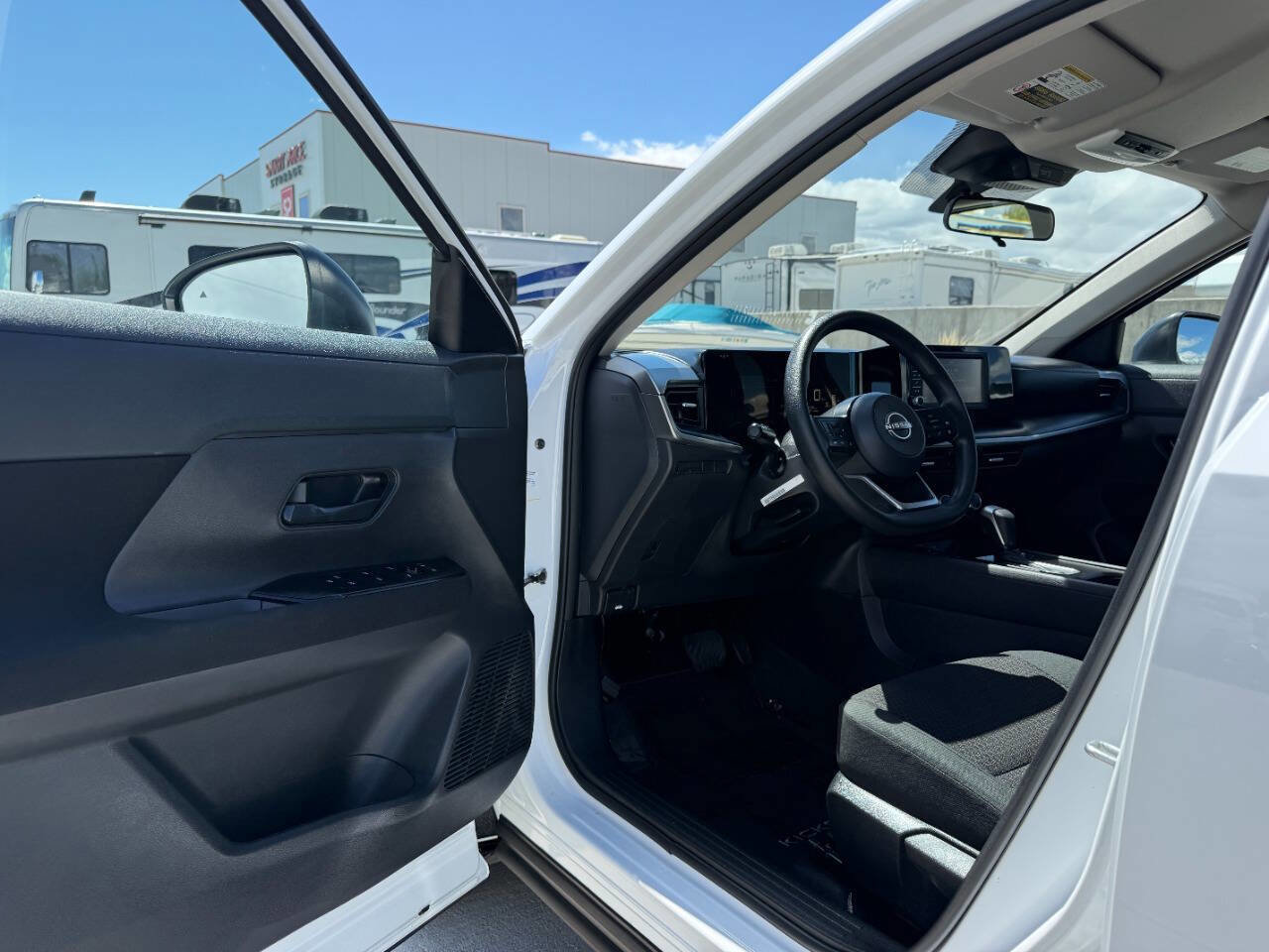 Used 2025 Nissan Kicks S image 15