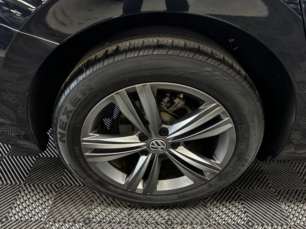 Used 2019 Volkswagen Jetta R-Line w/ R-Line Cold Weather Package FWD image 19