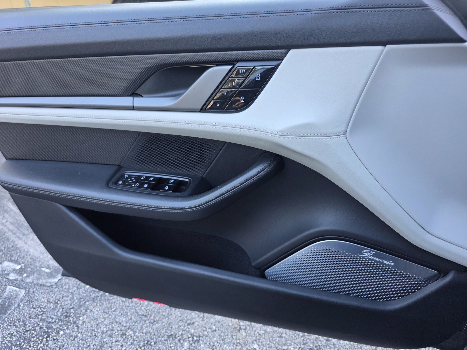 Used 2021 Porsche Taycan Turbo S AWD/4WD image 25
