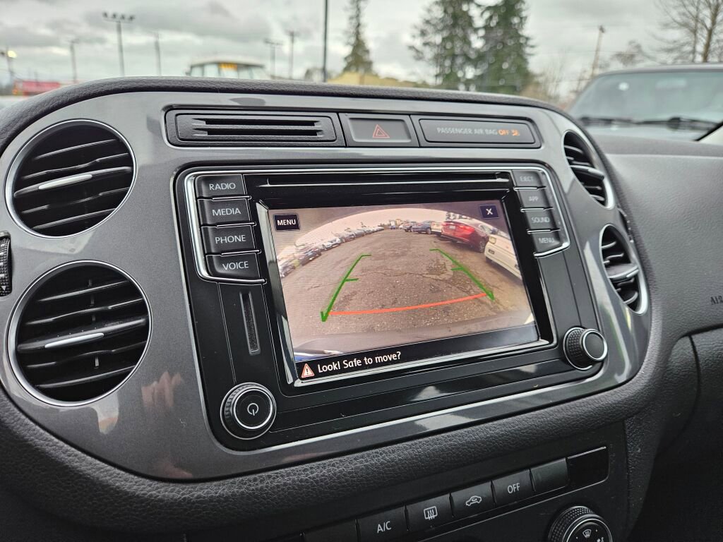 Used 2017 Volkswagen Tiguan Limited w/ Premium Package image 17