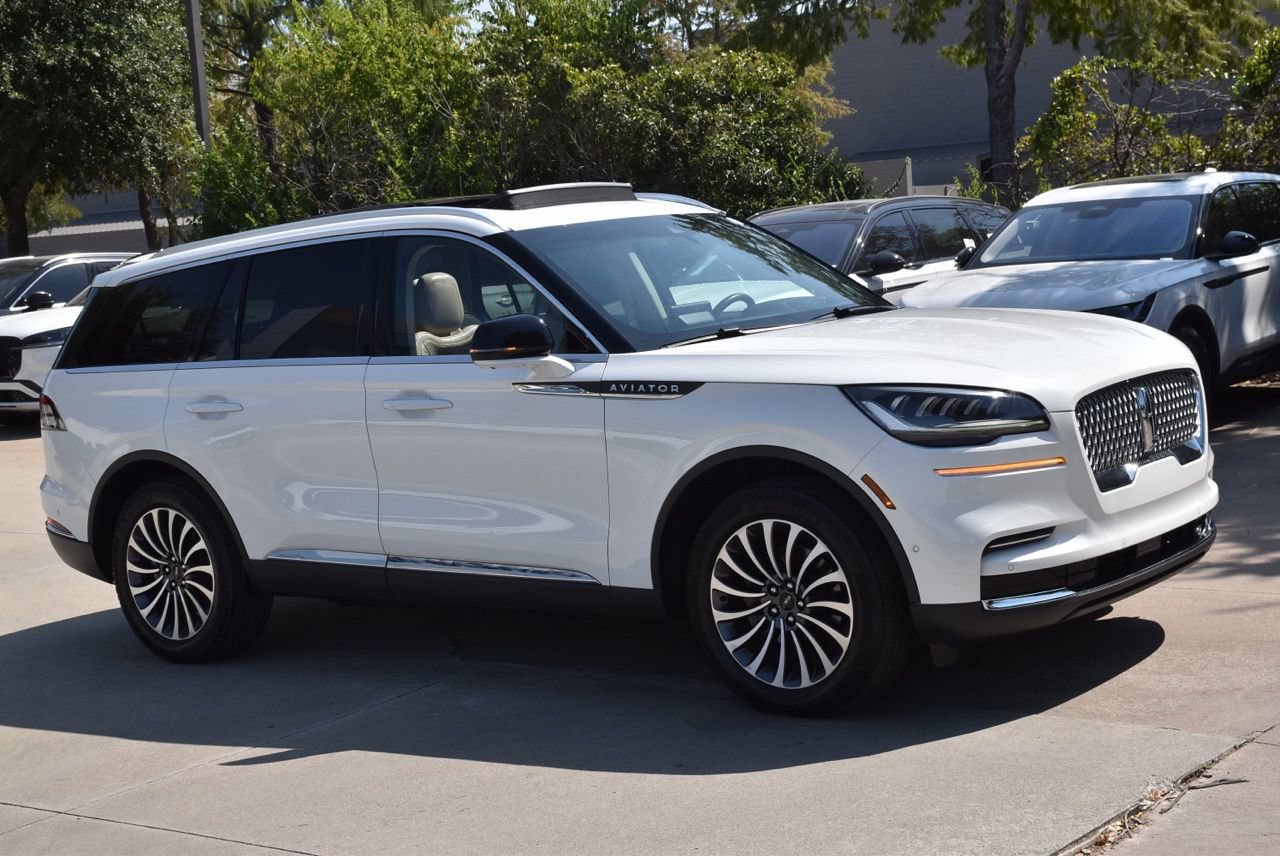 Used 2022 Lincoln Aviator Reserve w/ Equipment Group 201A AWD/4WD image 5