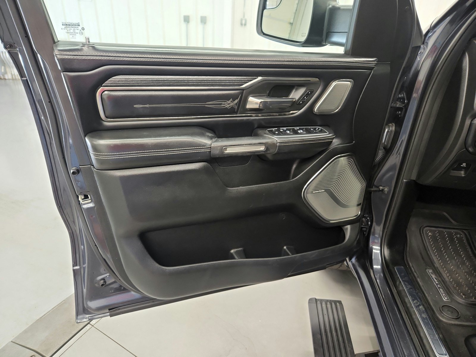 Used 2019 RAM 1500 Limited AWD/4WD image 22