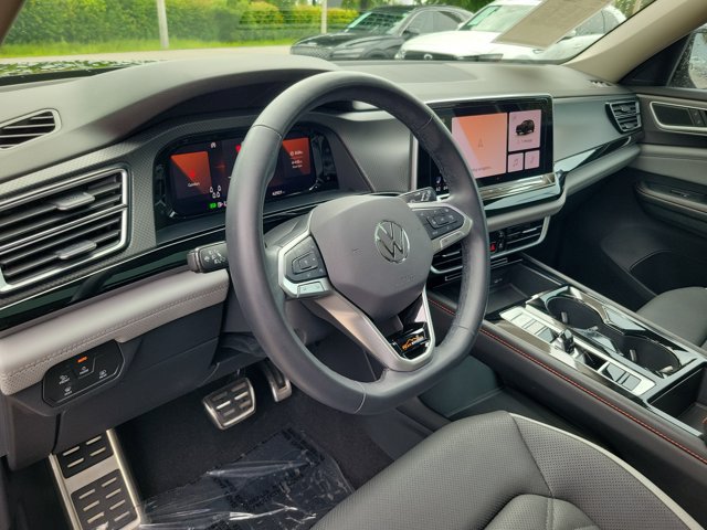 Used 2024 Volkswagen Atlas Peak Edition SE AWD/4WD image 20