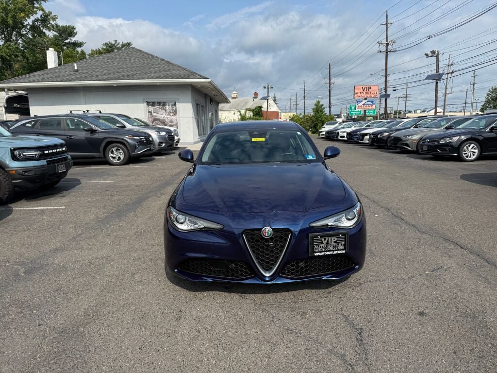 Used 2020 Alfa Romeo Giulia AWD image 3