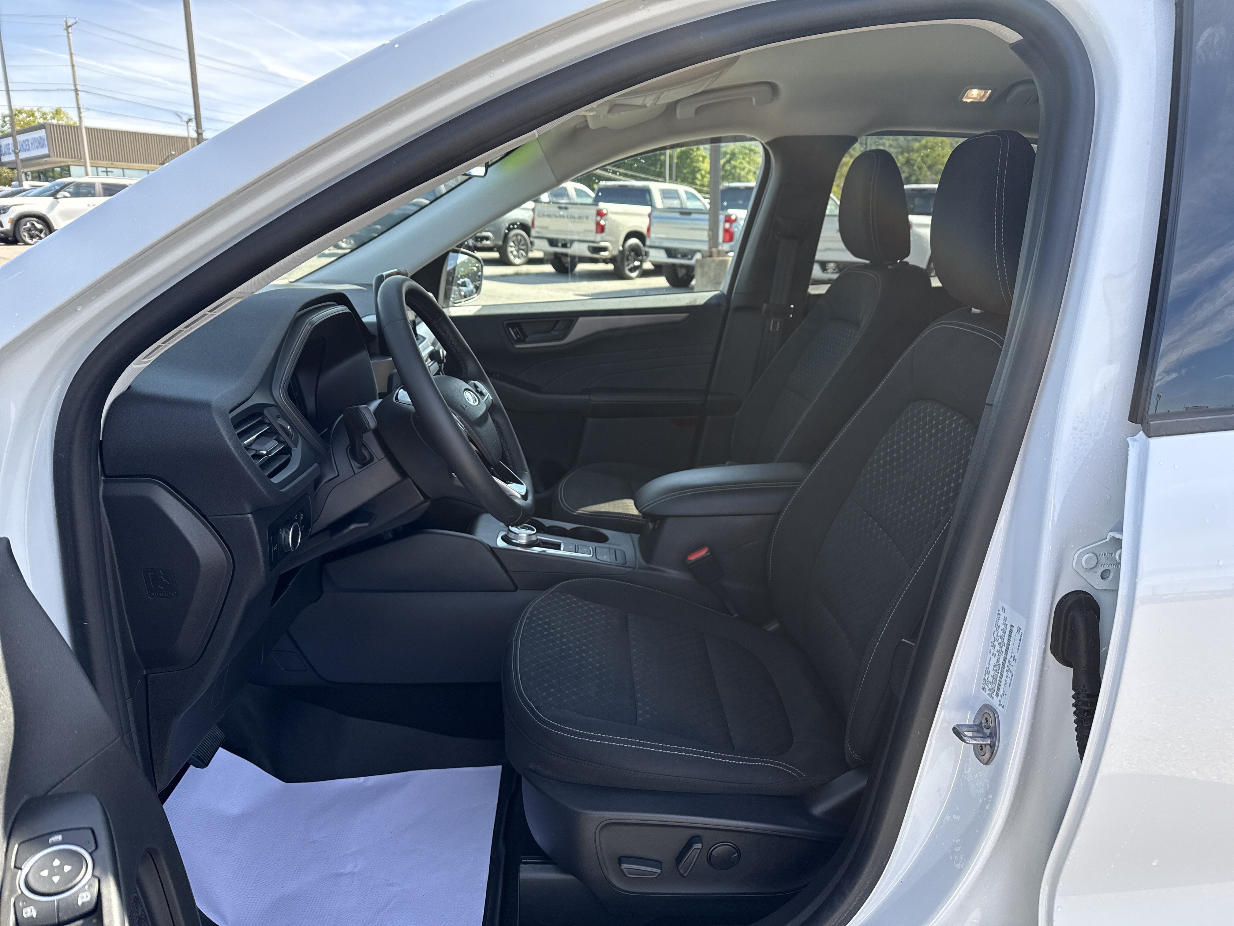 Used 2023 Ford Escape Active AWD/4WD image 12