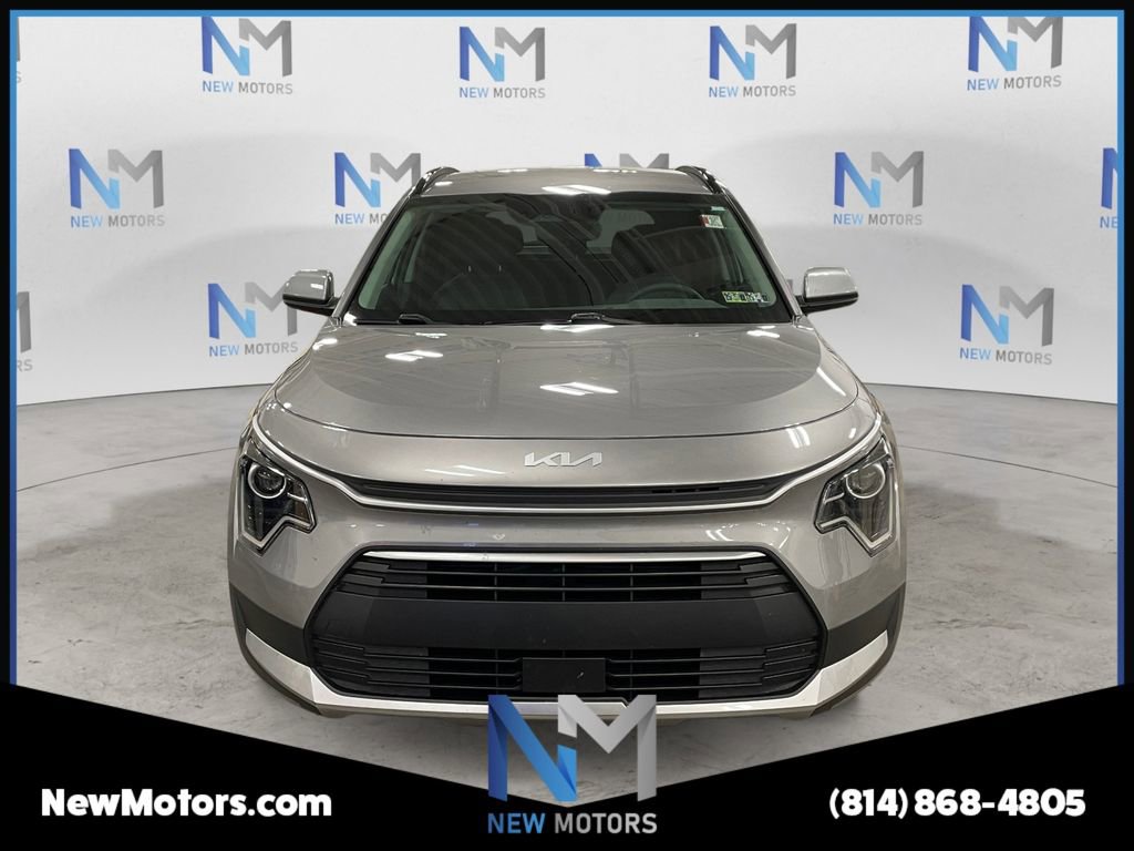 Used 2023 Kia Niro EX image 8