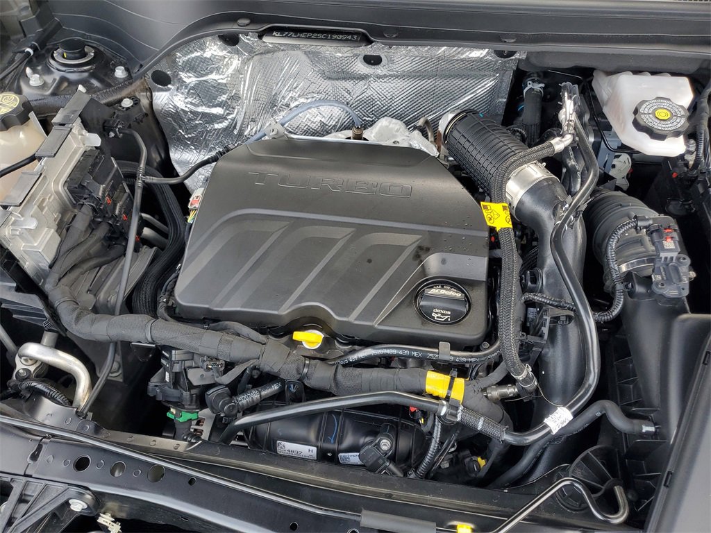 Used 2025 Chevrolet Trax LT image 10