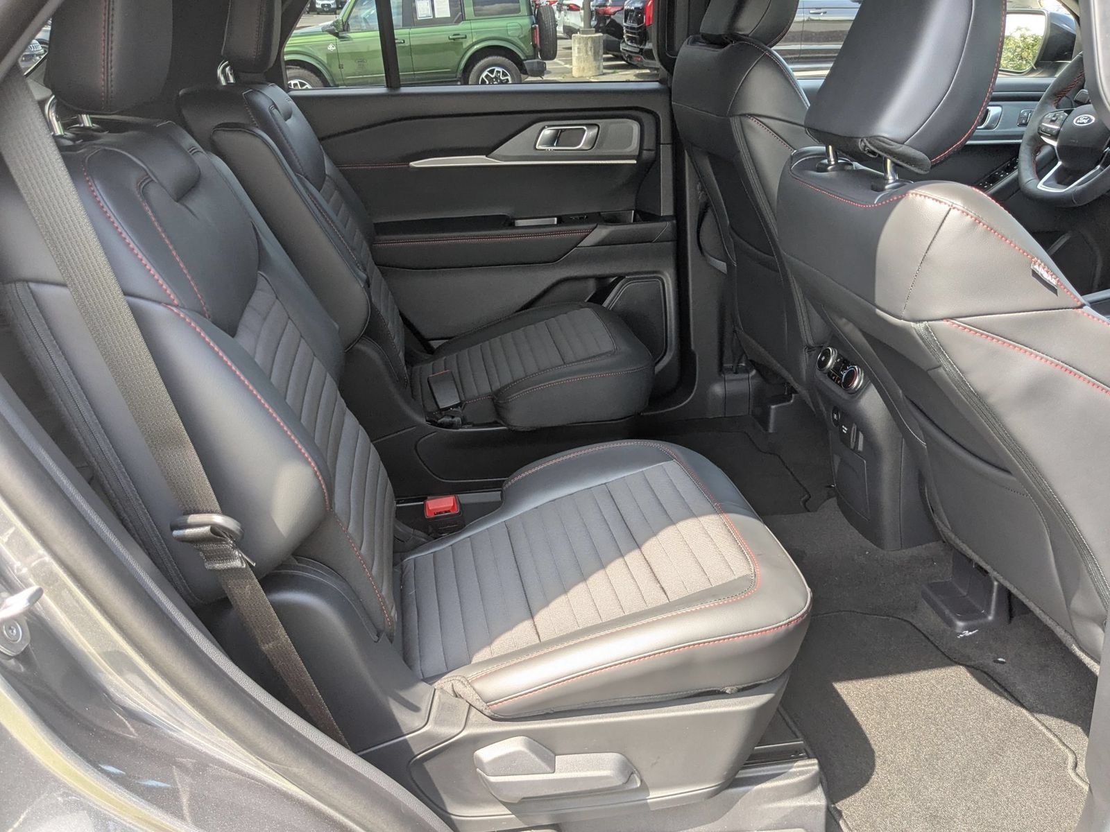 New 2026 Ford Explorer ST-Line w/ ST-Line Street Pack AWD/4WD image 38