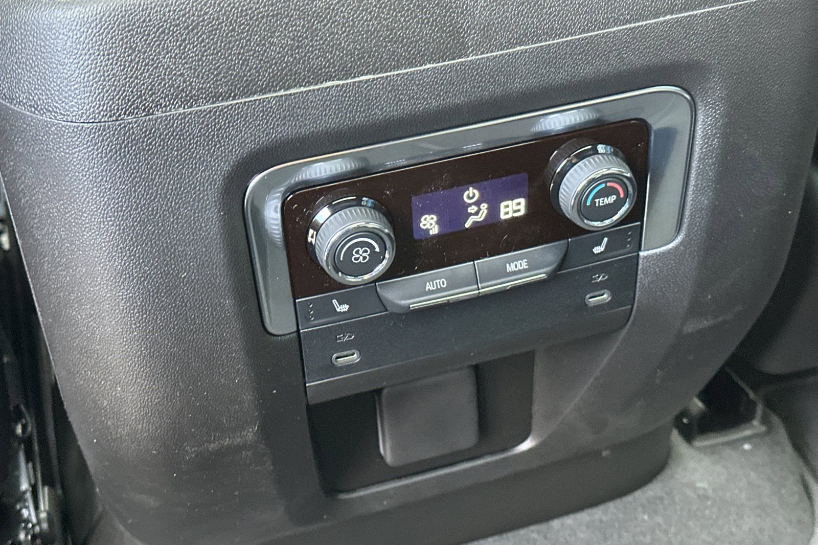 New 2026 Chevrolet Suburban High Country AWD/4WD image 14