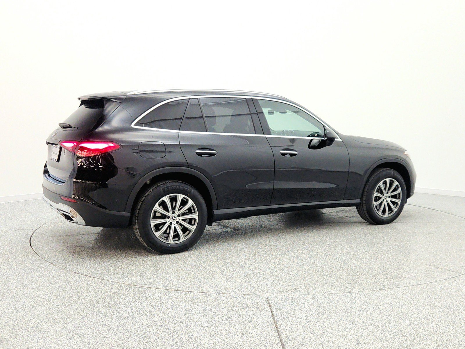 Used 2024 Mercedes-Benz GLC 300 image 5