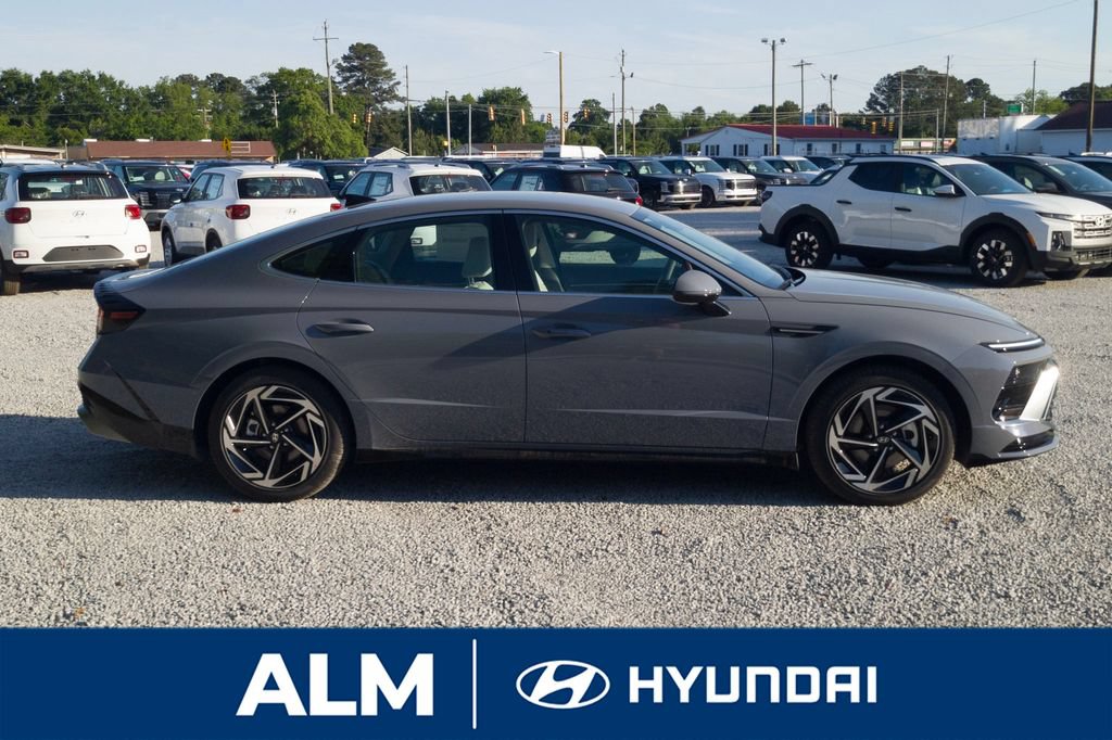 New 2026 Hyundai Sonata SEL FWD image 4