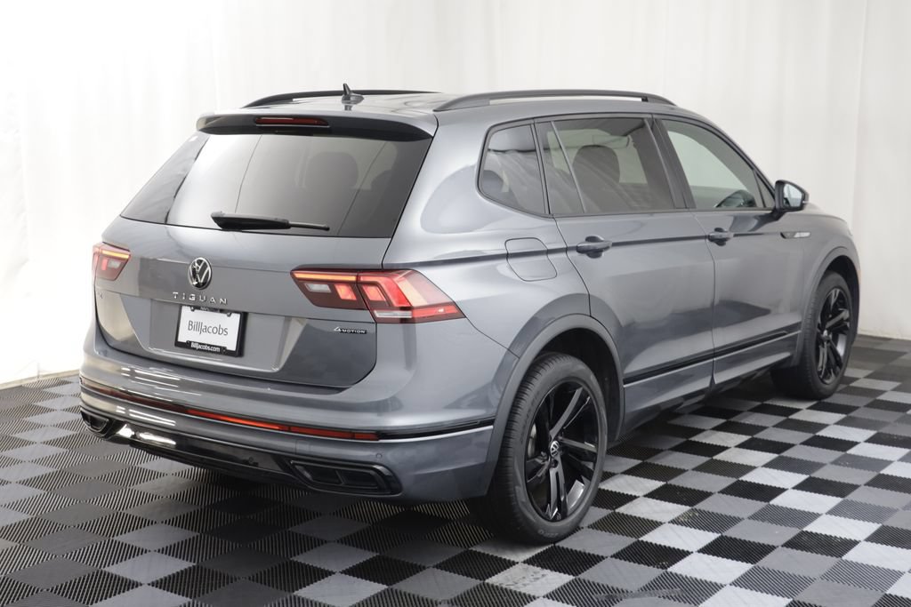 Certified 2023 Volkswagen Tiguan SE R-Line AWD/4WD image 18