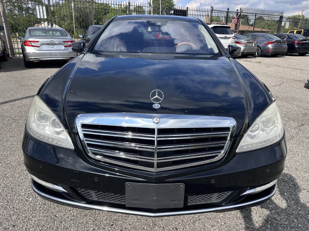 Used 2012 Mercedes-Benz S 550 4MATIC image 2