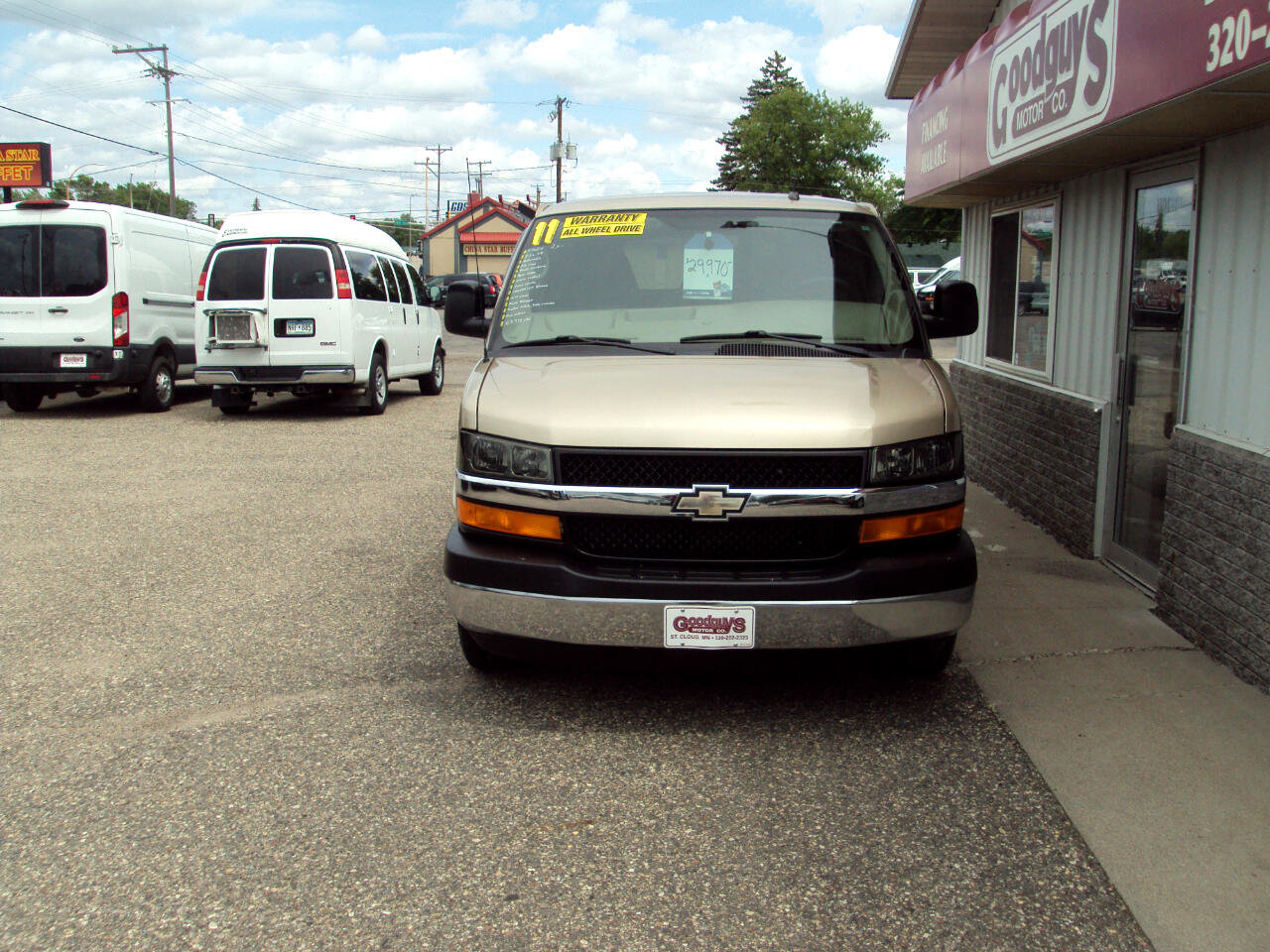 Used 2011 Chevrolet Express 1500 LT w/ LT Preferred Equipment Group image 3