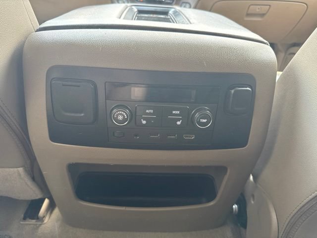 Used 2019 Chevrolet Suburban Premier AWD/4WD image 17