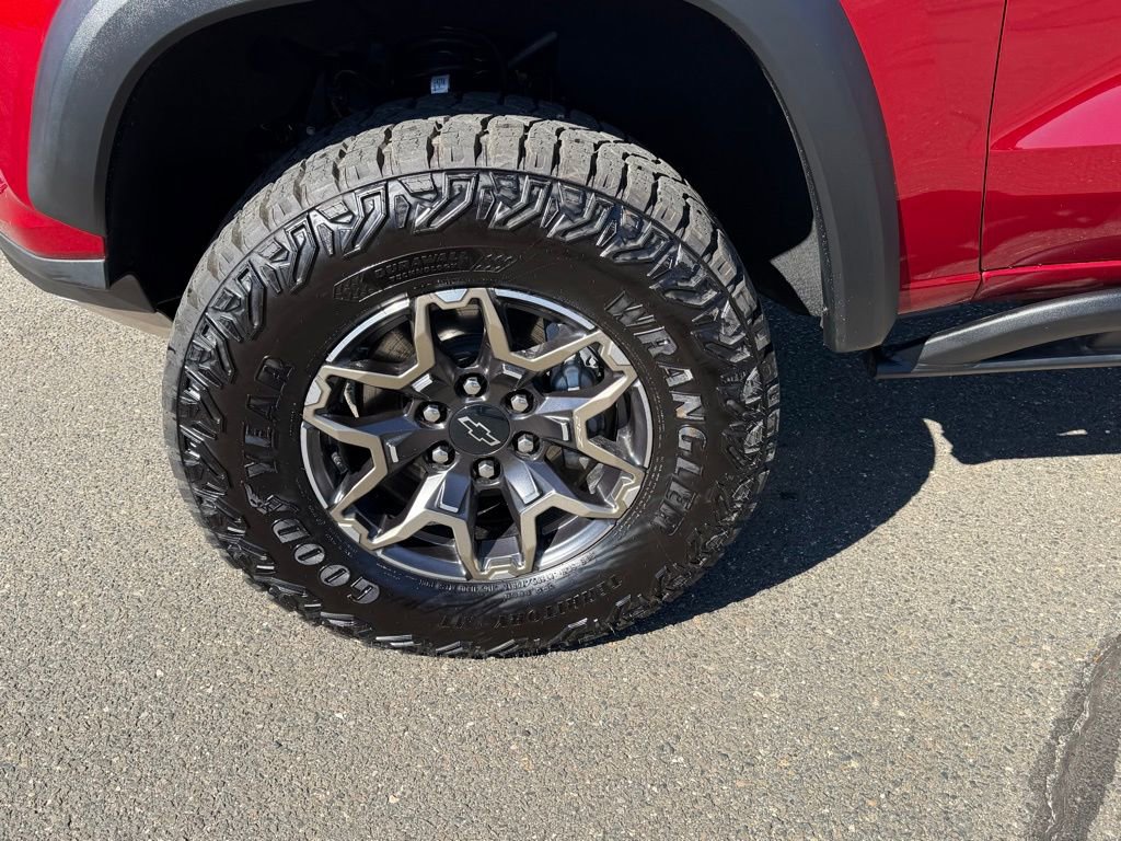 Used 2024 Chevrolet Colorado ZR2 w/ Safety Package image 11