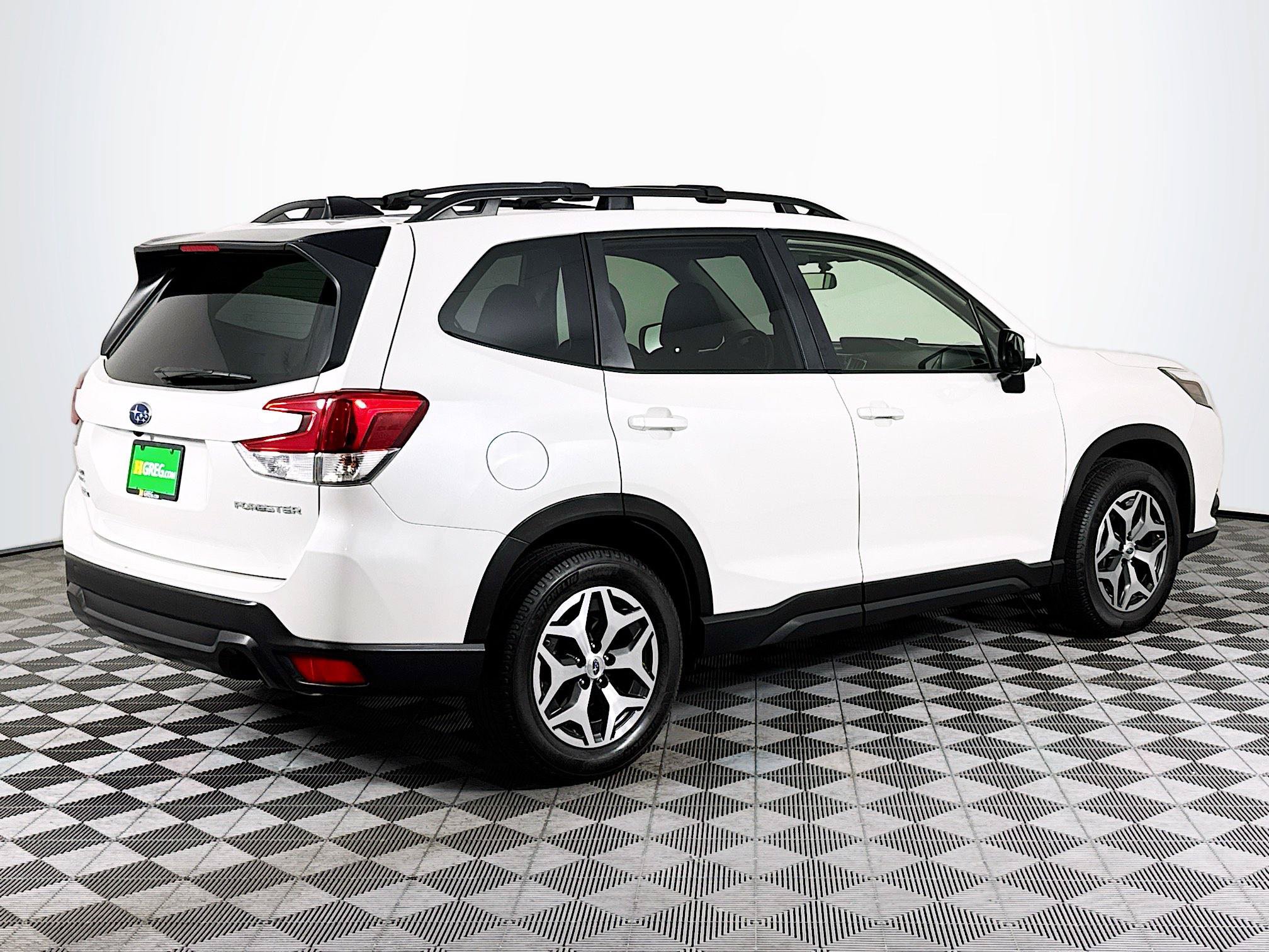 Used 2024 Subaru Forester Premium AWD/4WD image 10