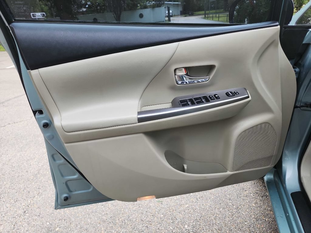 Used 2015 Toyota Prius V Four FWD image 11