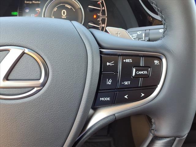 New 2025 Lexus ES 300h Ultra Luxury image 17