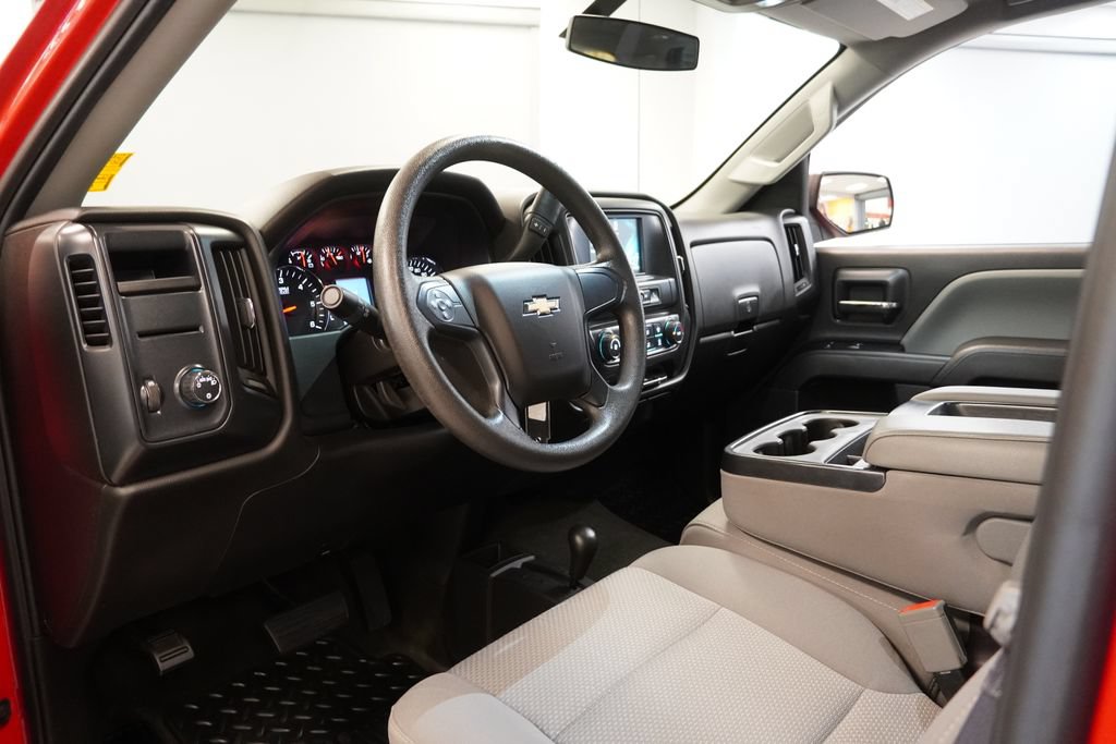 Used 2017 Chevrolet Silverado 1500 Custom w/ Custom Convenience Package AWD/4WD image 6