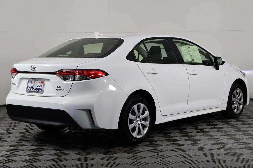Used 2026 Toyota Corolla LE image 4