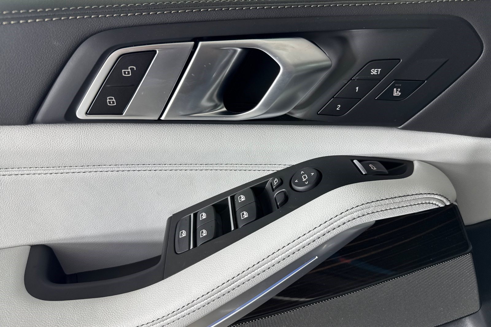 New 2026 BMW X5 xDrive50e AWD/4WD image 14