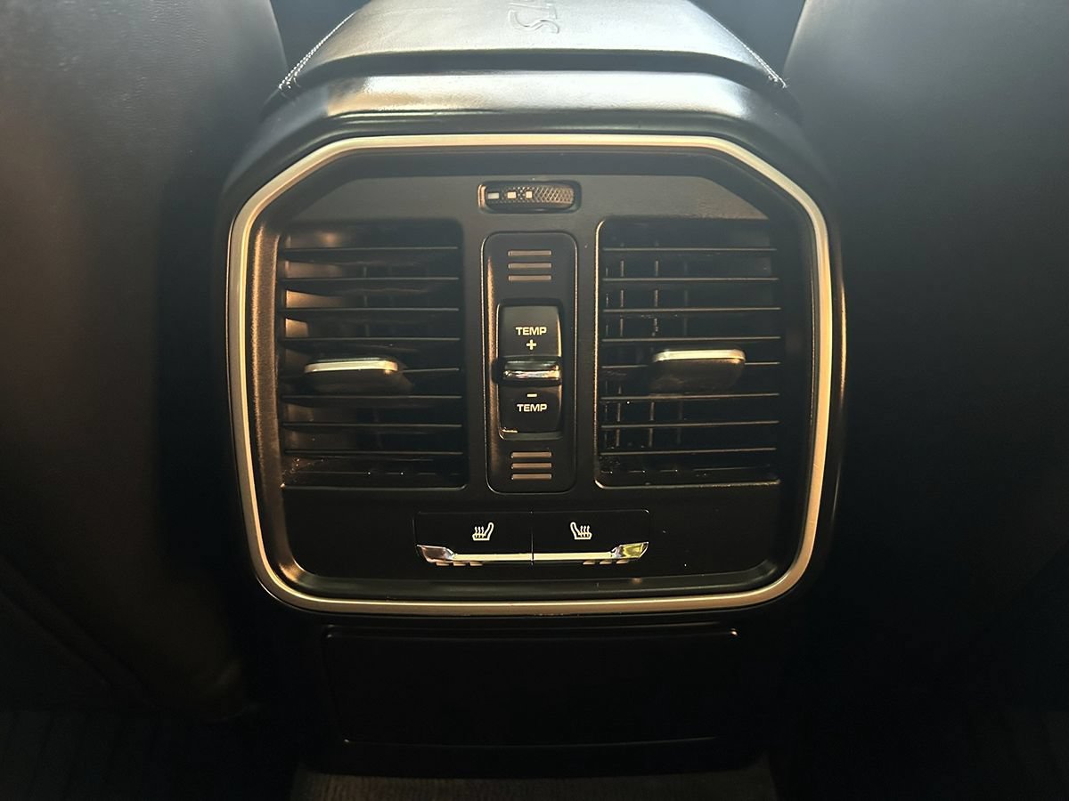 Used 2017 Porsche Macan GTS AWD/4WD image 46