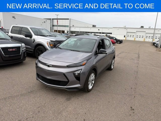 Certified 2023 Chevrolet Bolt EUV LT w/ Comfort Package FWD image 2