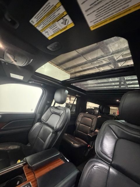 Used 2018 Lincoln Navigator L Select AWD/4WD image 16