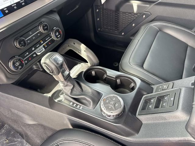 New 2025 Ford Bronco Outer Banks w/ Sasquatch Package image 28