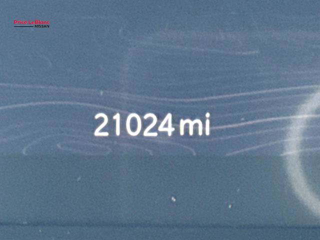 Used 2025 Jeep Grand Cherokee Altitude AWD/4WD image 27
