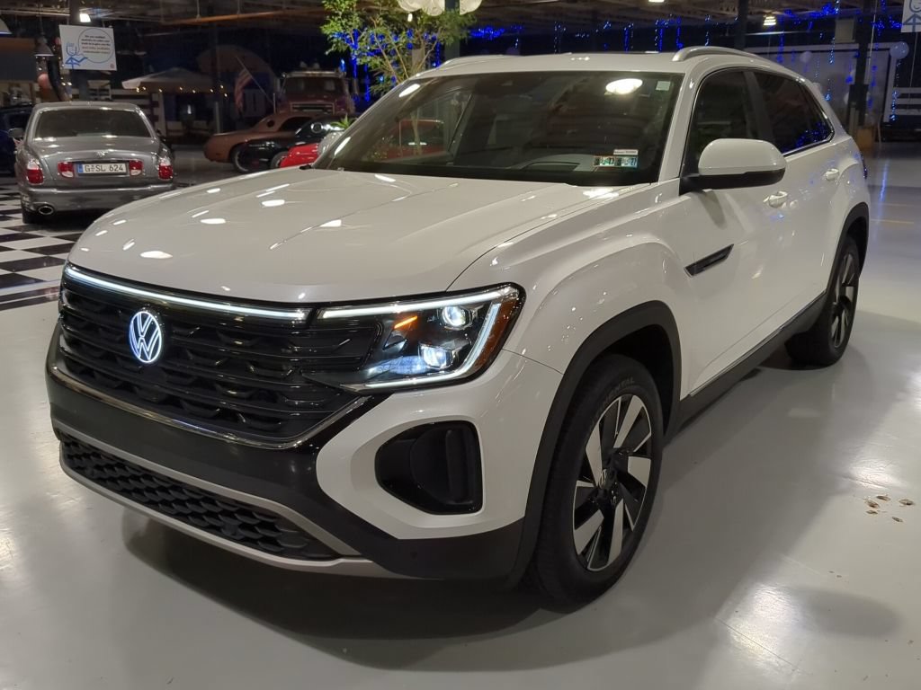Used 2024 Volkswagen Atlas Cross Sport SEL AWD/4WD image 1