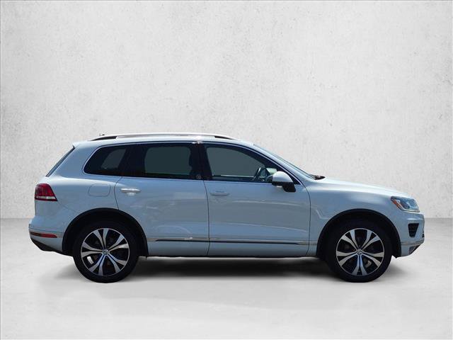 Used 2017 Volkswagen Touareg Wolfsburg Edition AWD/4WD image 4