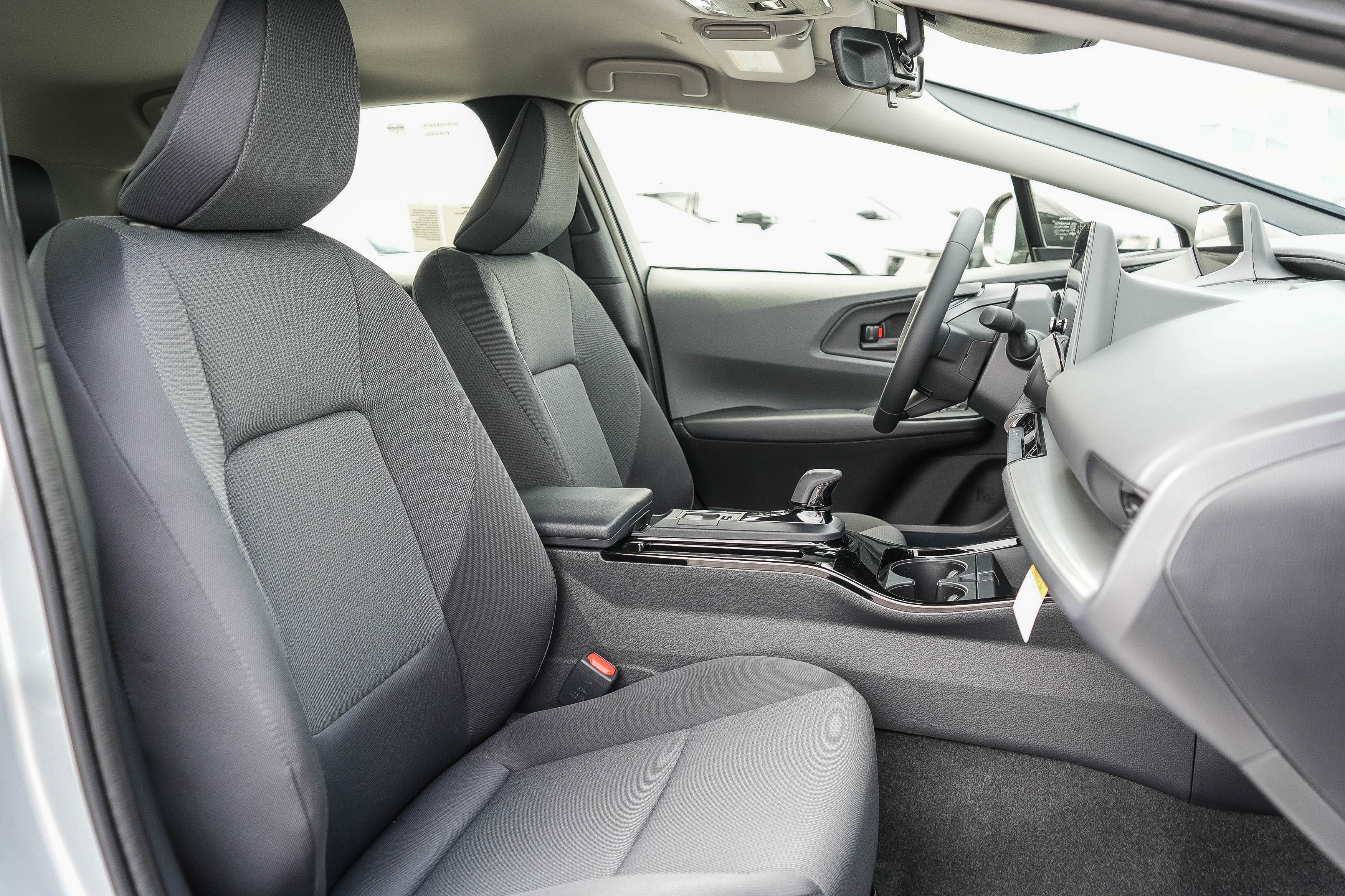 New 2027 Toyota Prius LE FWD image 19