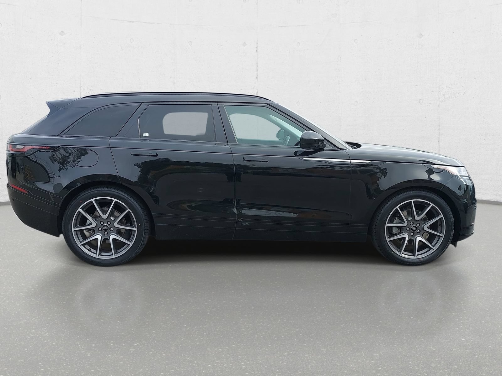 Used 2022 Land Rover Range Rover Velar S AWD/4WD image 4